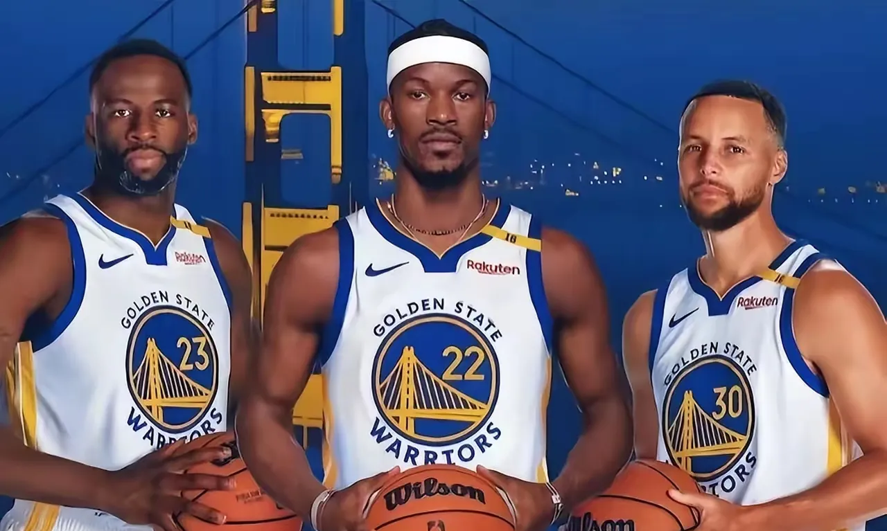 包含金州勇士迎全明星赛关键赛，集结日外线爆发，悬念犹存，赛季目标并未改变的词条