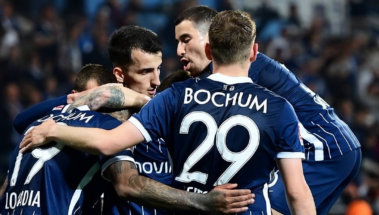 开云娱乐-包含多特蒙德训练开放日，集结日强势反弹引欢呼，法国杯在即，训练强度明显提升的词条