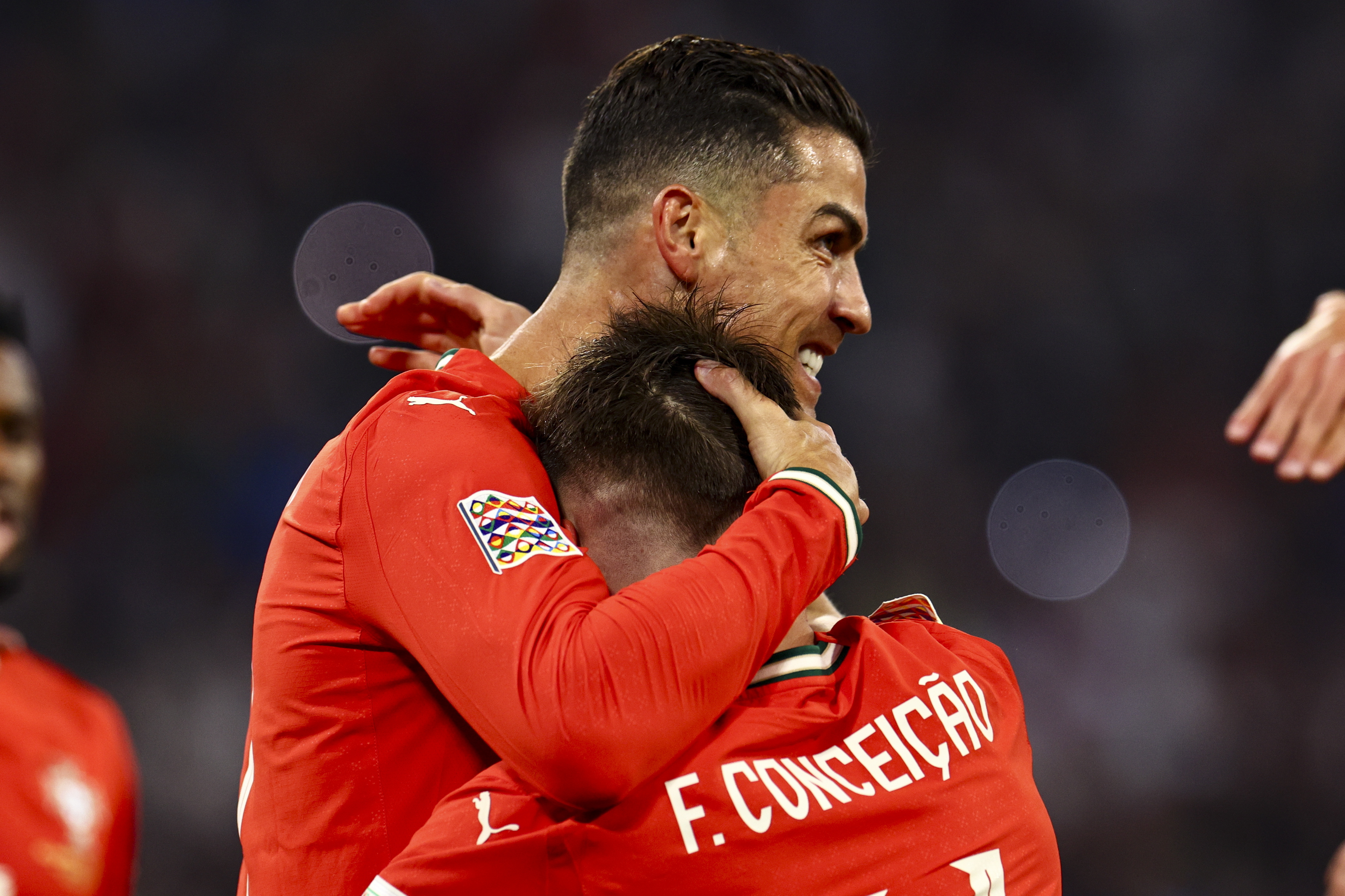 开云APP下载-国际比赛日法甲焦点战，葡萄牙体育回应争议，更衣室稳定，年轻球员得到机会的简单介绍